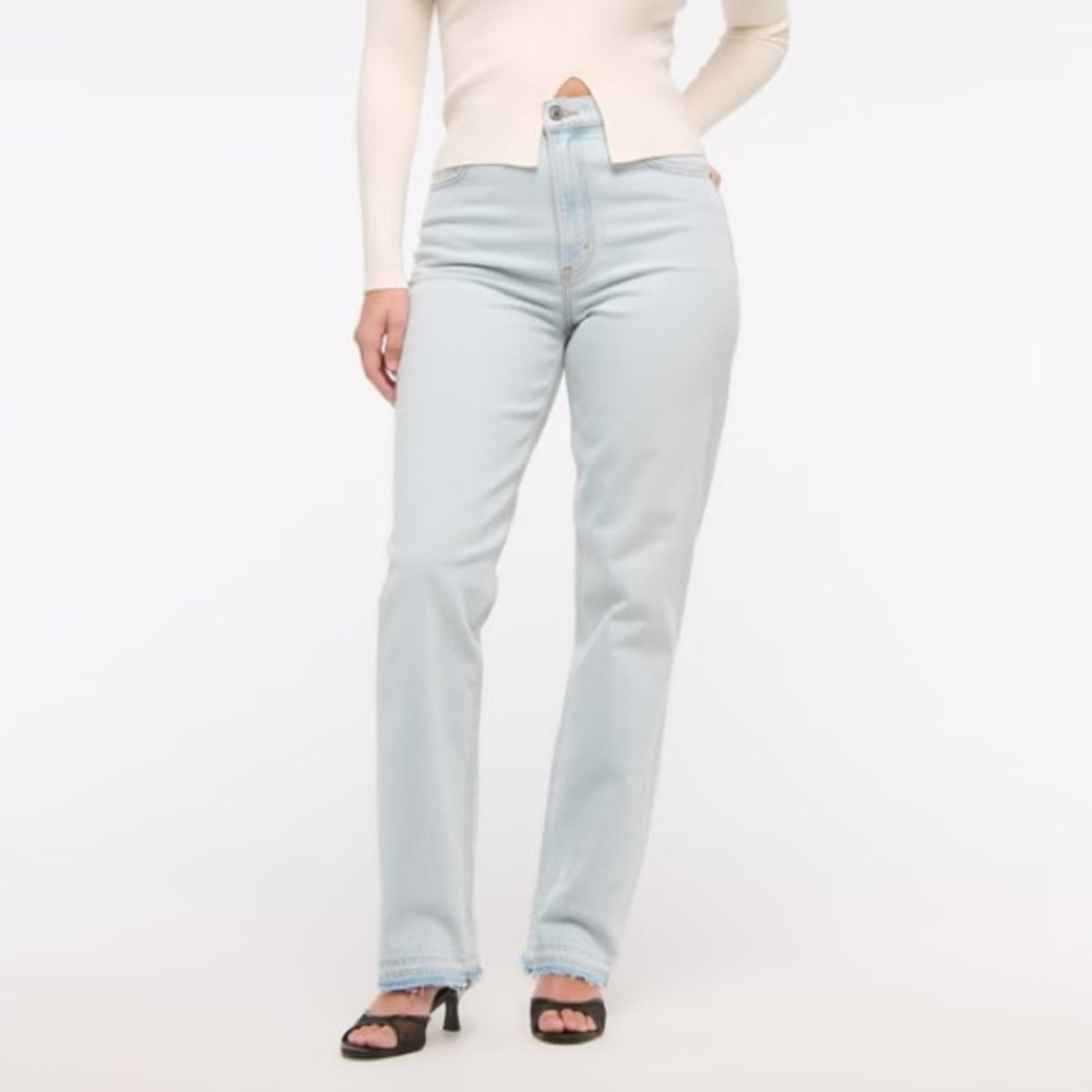 NWT! Abercrombie Curve Love Ultra High Rise 90s Straight Jean